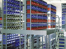 零件盒與貨架的配合場景